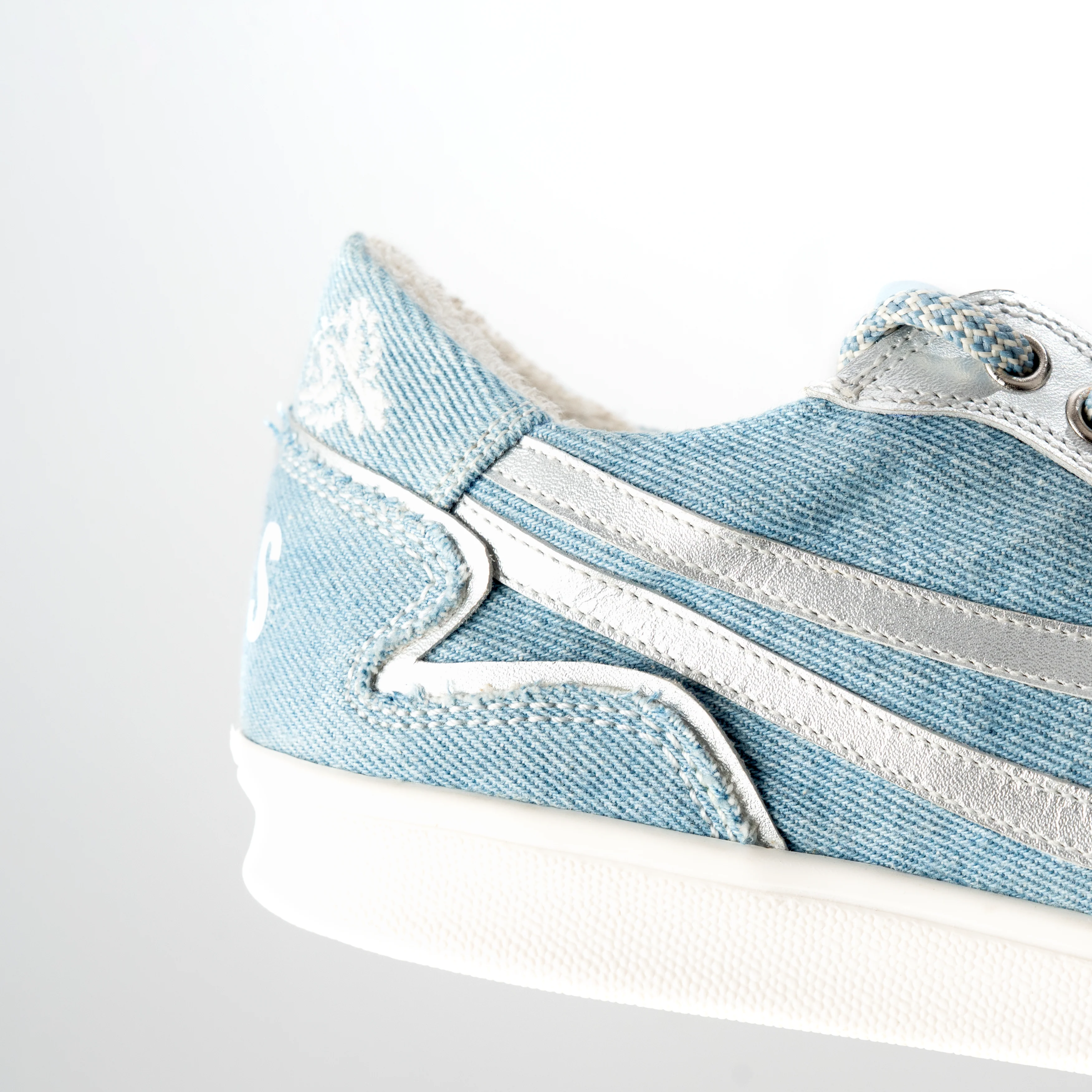 Gully Number 001 -  Baaz Baadal Blue for Women - Image 6