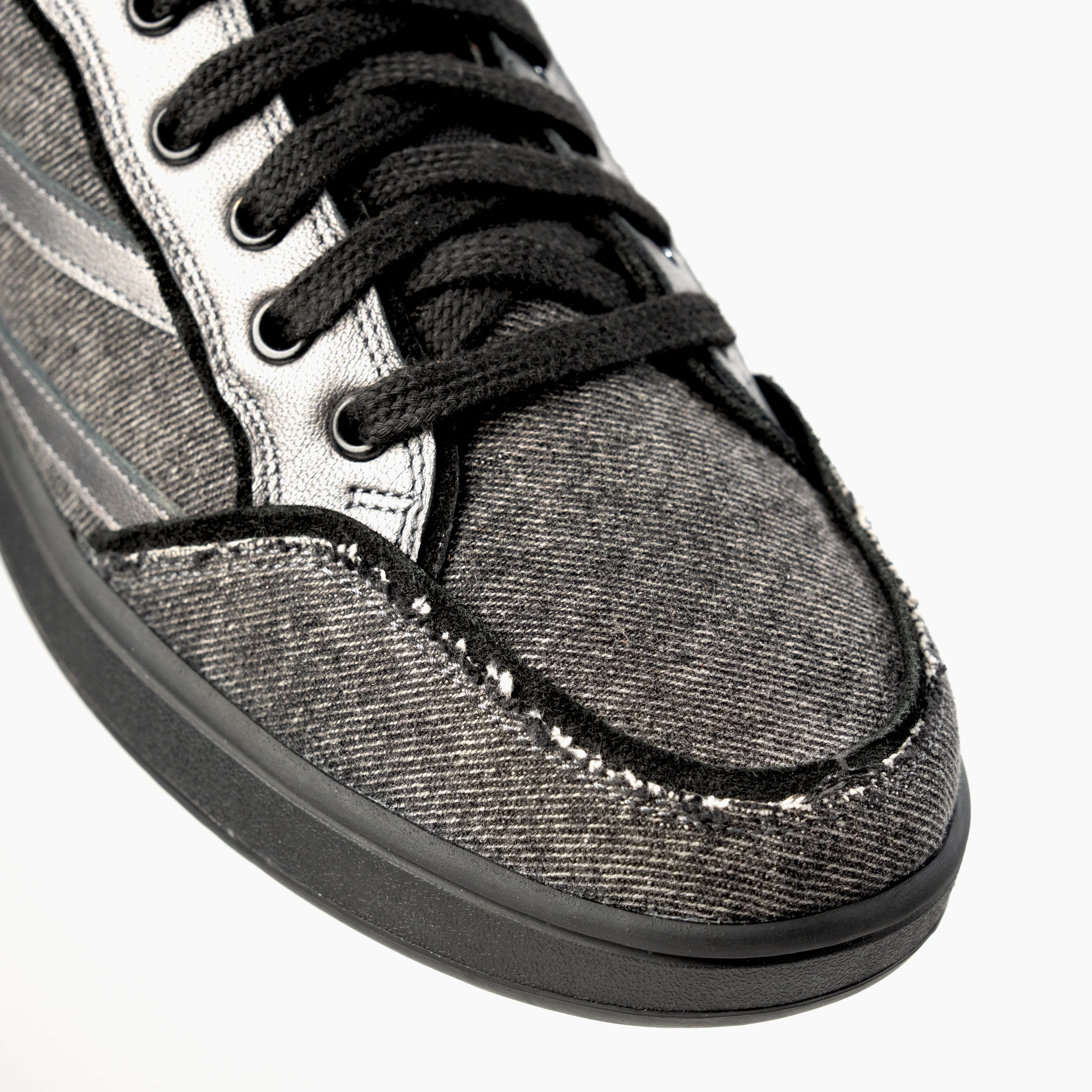 Gully Number 001 -  Baaz Chaaya Grey for Women - Image 5