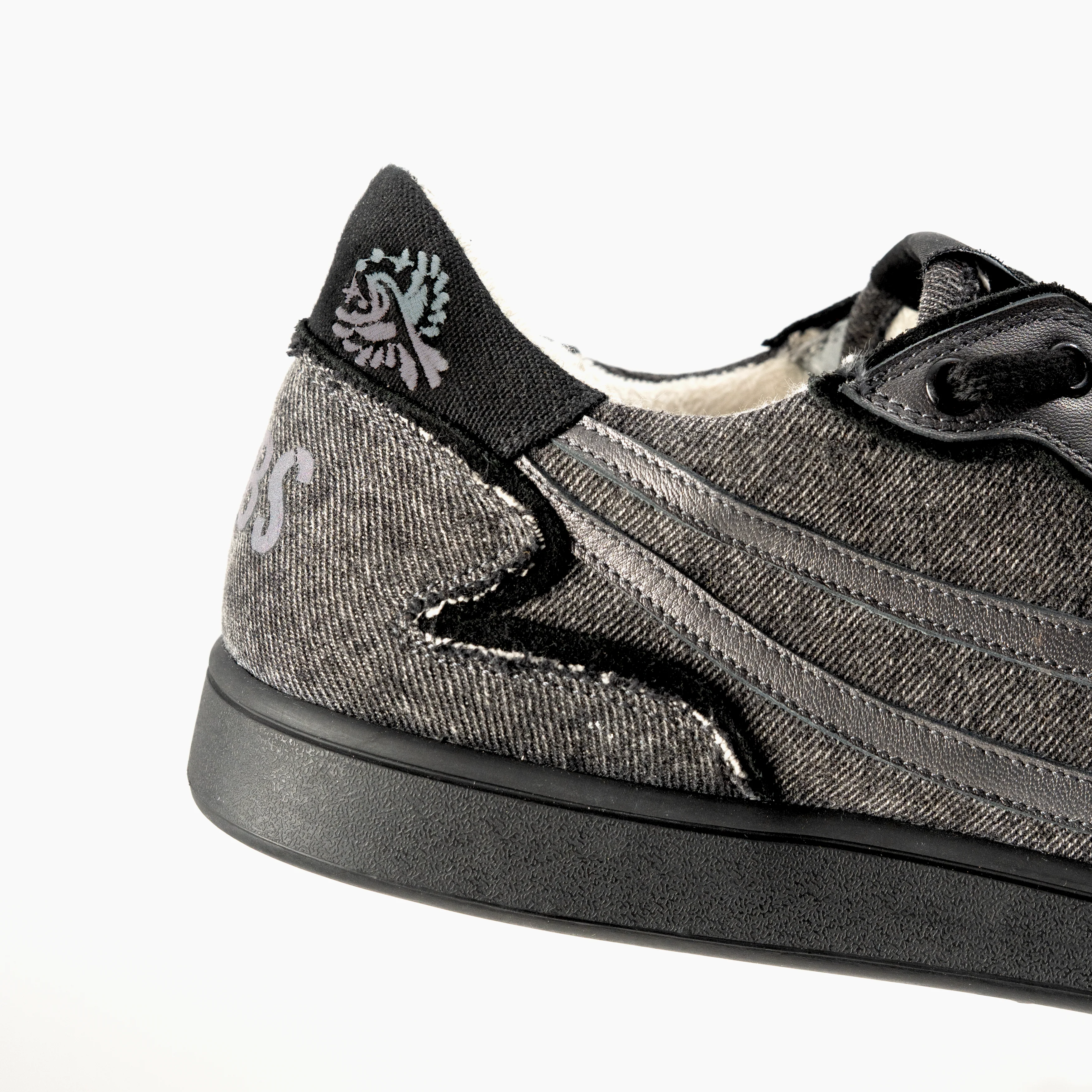 Gully Number 001 -  Baaz Chaaya Grey for Women - Image 6